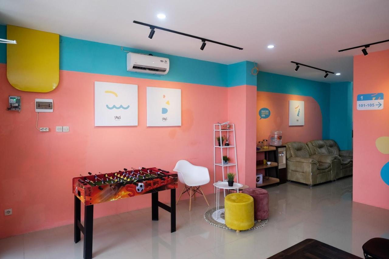 Sans Hotel Tiga Putri Semarang By Reddoorz Exteriör bild