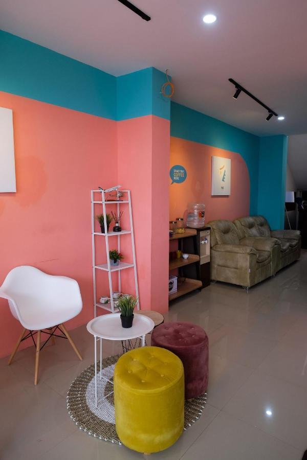 Sans Hotel Tiga Putri Semarang By Reddoorz Exteriör bild