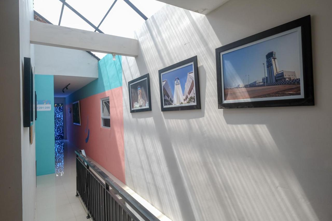 Sans Hotel Tiga Putri Semarang By Reddoorz Exteriör bild