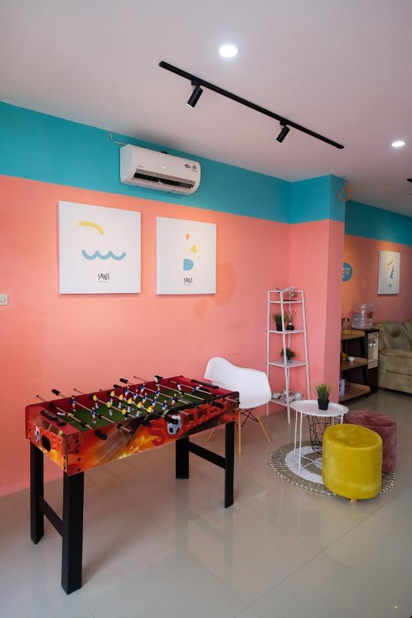 Sans Hotel Tiga Putri Semarang By Reddoorz Exteriör bild